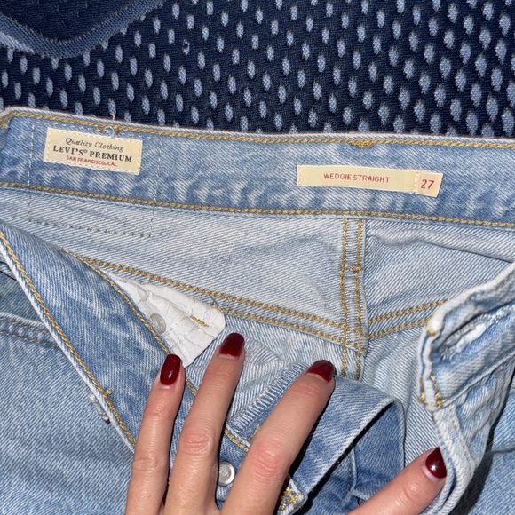Levi’s Straight Leg Light wash Jeans - Picture 5 of 5